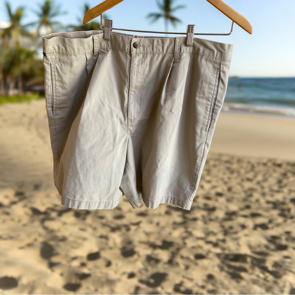 Mens Dockers Pleated Bermuda shorts Sz.W42 100% Cotton EUC - Picture 5 of 8